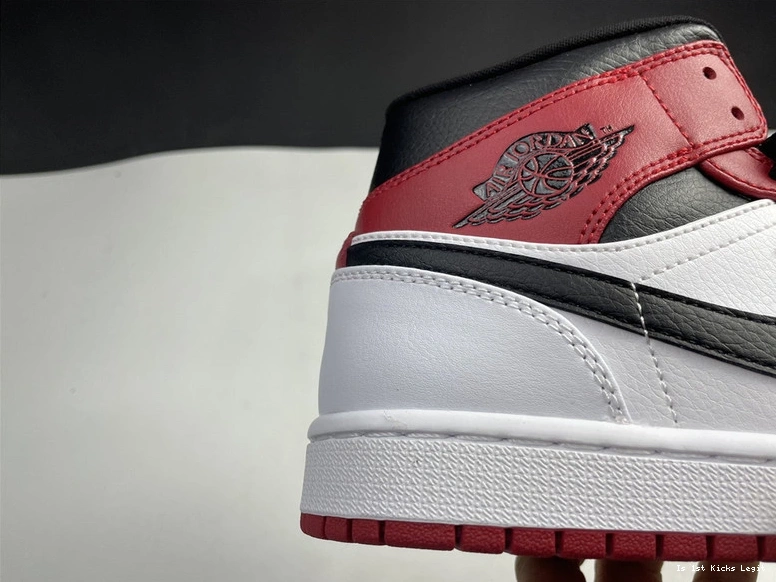  554724-173 AIR 1 MID   JORDAN 1104